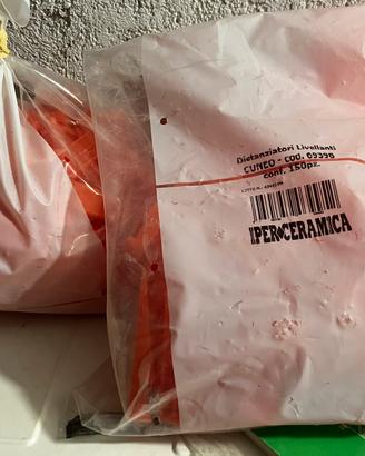 Distanziatori livellanti iperceramica
