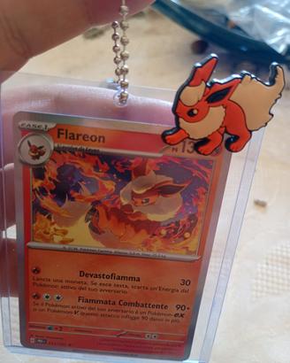 portachiavi o segnalibro con carta Pokémon 