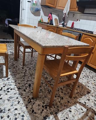 Tavolo in legno con piano in granito 80×130 cm