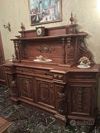 Credenza decorata