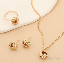 Set gioielli nodo d'amore dorato