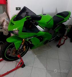 Kawasaki Ninja 636 my 2003 zero spese