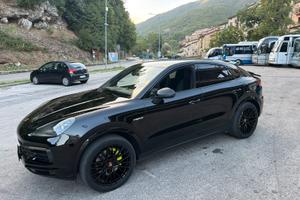 Porsche cayenne coupè ibrico elettrico 3.0