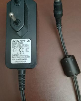 Adattatore AC-DC modello SR260 DC5V 1.5A.