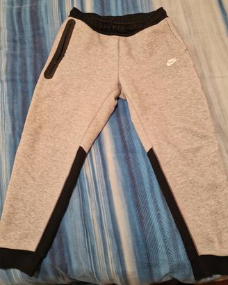 pantaloni tuta nike tech