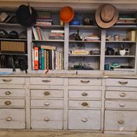 Mobile drogheria anno 40 industrial design