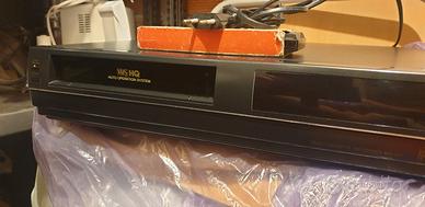 Videoregistratore  vhs marca irradio ,anni 90