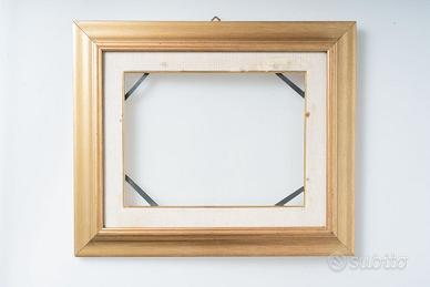 Cornice dorata 50×60 cm con vetro N5