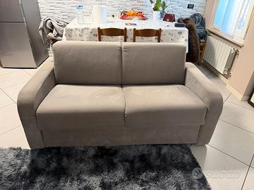 Divano letto 2 posti – pari al nuovo