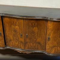tavolo e credenza legno scuro e nero