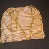 BORSA UNCINETTO CON CATENE DORATE