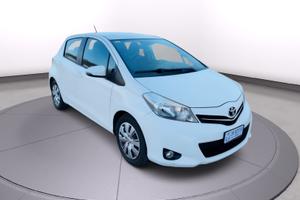 Toyota Yaris 1.4D lounge anno 2014 neo patentati