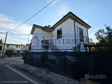 Villa di 106 m² con 5 locali e box auto a Casteggi