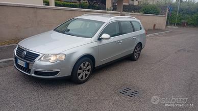 VW Passat  SW - TSI metano con gancio traino 