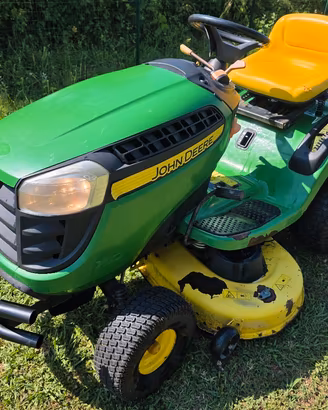 trattorino tagliaerba john deere X 125
