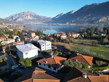 Villa di 249 m² con 5 locali e box auto a Garlate