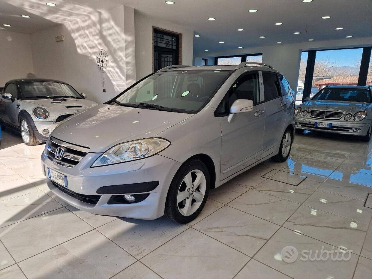 Honda FR-V