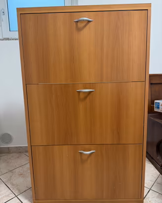 Scarpiera con 3 reparti ribaltabili