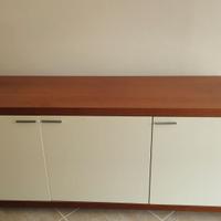 Credenza moderna, mobile basso soggiorno o cucina