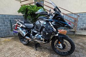 woowww! Bmw gs 1250 adv triple black!full option