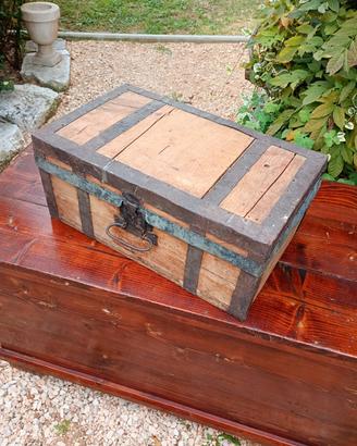 bauletto forziere antico