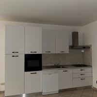 Cucina 330 CM + Tavolo e 4 Sedie