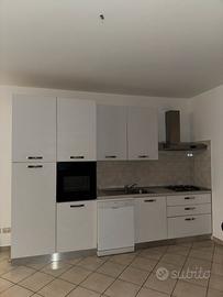 Cucina 330 CM + Tavolo e 4 Sedie