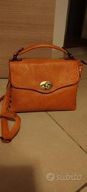 borsa arancione a tracolla 
