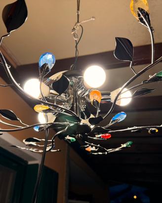 Lampada a sospensione con cristalli colorati