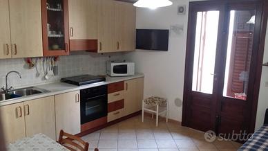 Piccola casa ammobiliata, in centro a Menfi AG, su