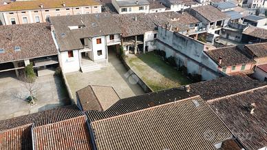 3 LOCALI A BARBARIGA