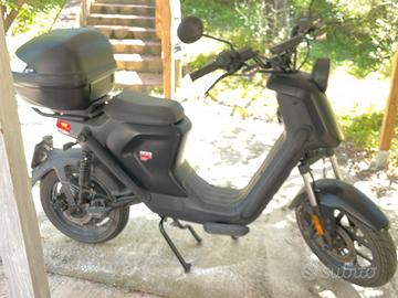Scooter elettrico niu