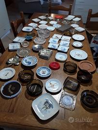 collezione vintage di 70 posacenere dal mondo