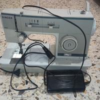 macchina da scrivere Singer 8502
