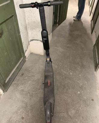 Monopattino elettrico doppia batteria /Segway e45e