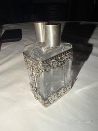 bottiglie da toilette "gemelle"