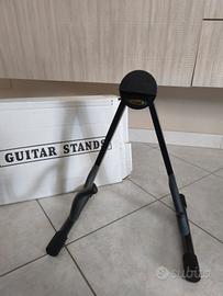 Supporto per chitarra a terra, struttura ad A