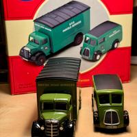 CORGI MORRIS J VAN BEDFORD BOX VAN PARCELS SERVICE