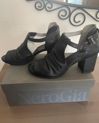 Scarpa con tacco Nero Giardini