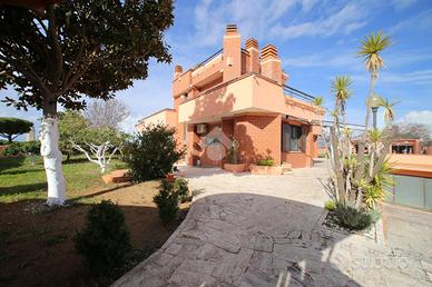 VILLA SINGOLA A CIVITAVECCHIA