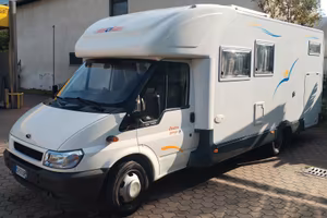Semintegrale CI Riviera Garage P con solo 17000 km