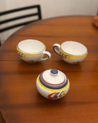 2 tazze da cappuccino e zuccheriera in ceramica