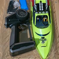 Nuova barca RC 725 con luci LED, telecomandata