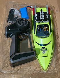 Nuova barca RC 725 con luci LED, telecomandata