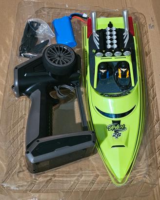 Nuova barca RC 725 con luci LED, telecomandata