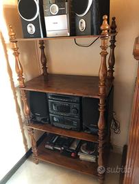 Scaffalatura in legno