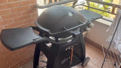 Barbecue Weber a gas con accessori