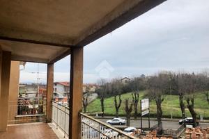 4 LOCALI A MONTEFIASCONE