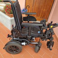 Carrozzina elettrica per interni ed esterni Turios