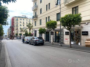 Locale commerciale centro